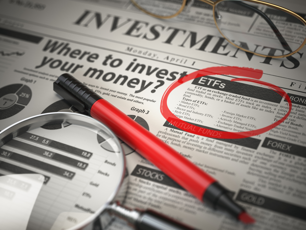 Warren Buffett Says to Buy This Vanguard ETF. It Could Turn $1,000 Per Month Into $245,000 in 10 Years.