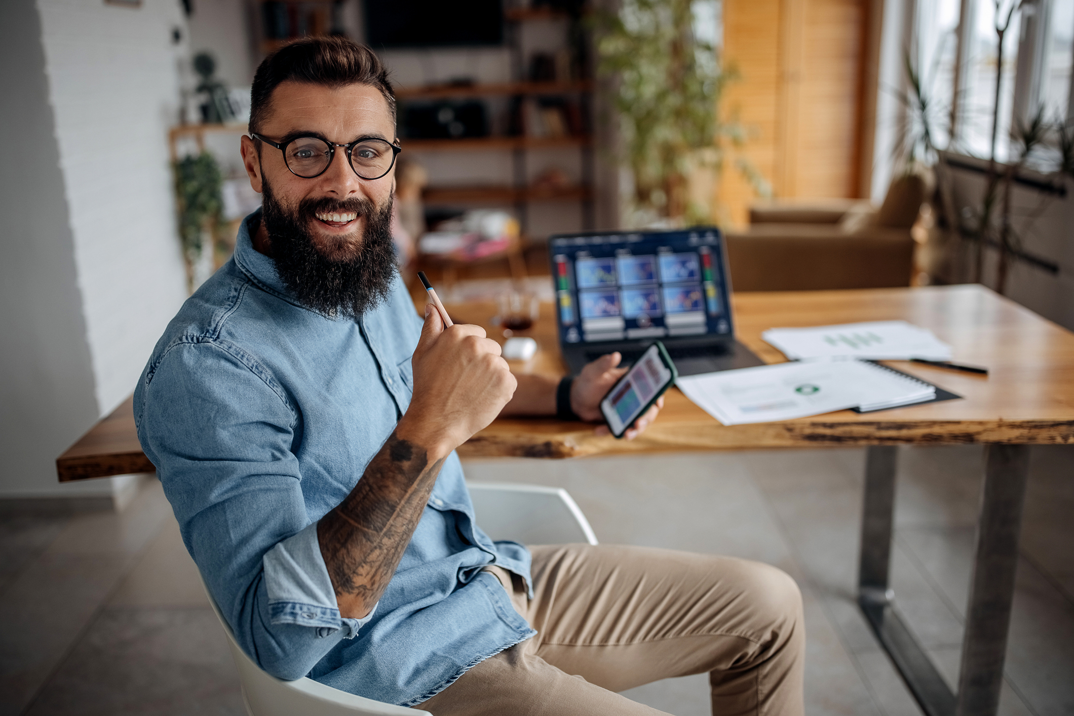 2 Top Dividend Stocks Yielding 5% or More to Buy Right Now for Passive Income