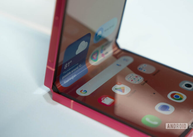 Worried about the Z Flip 7’s screen durability? Here’s what Samsung says.