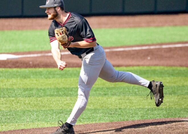 Estrada signs with the Dodgers