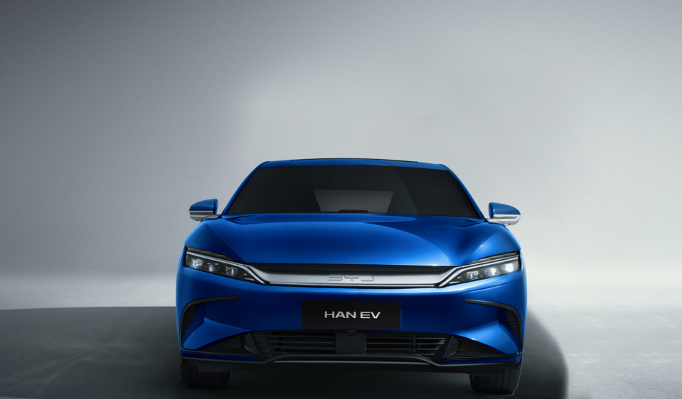 Canada cuts tariffs on Chinese EVs as part of new deal