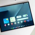 I just want to keep unfolding the Samsung Z Trifold