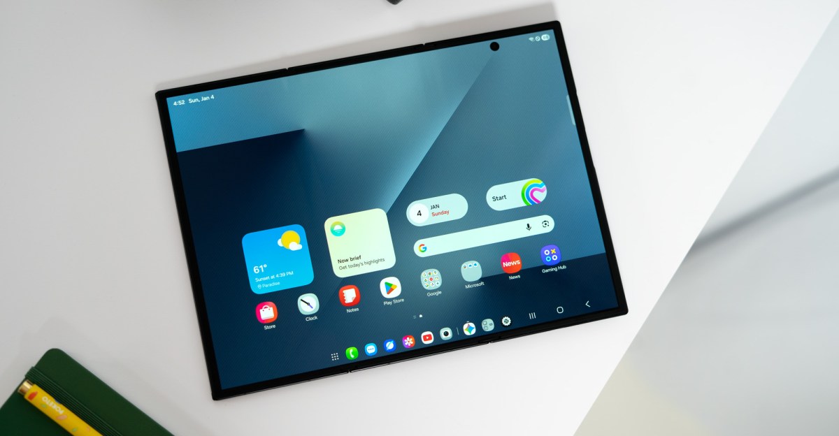 I just want to keep unfolding the Samsung Z Trifold