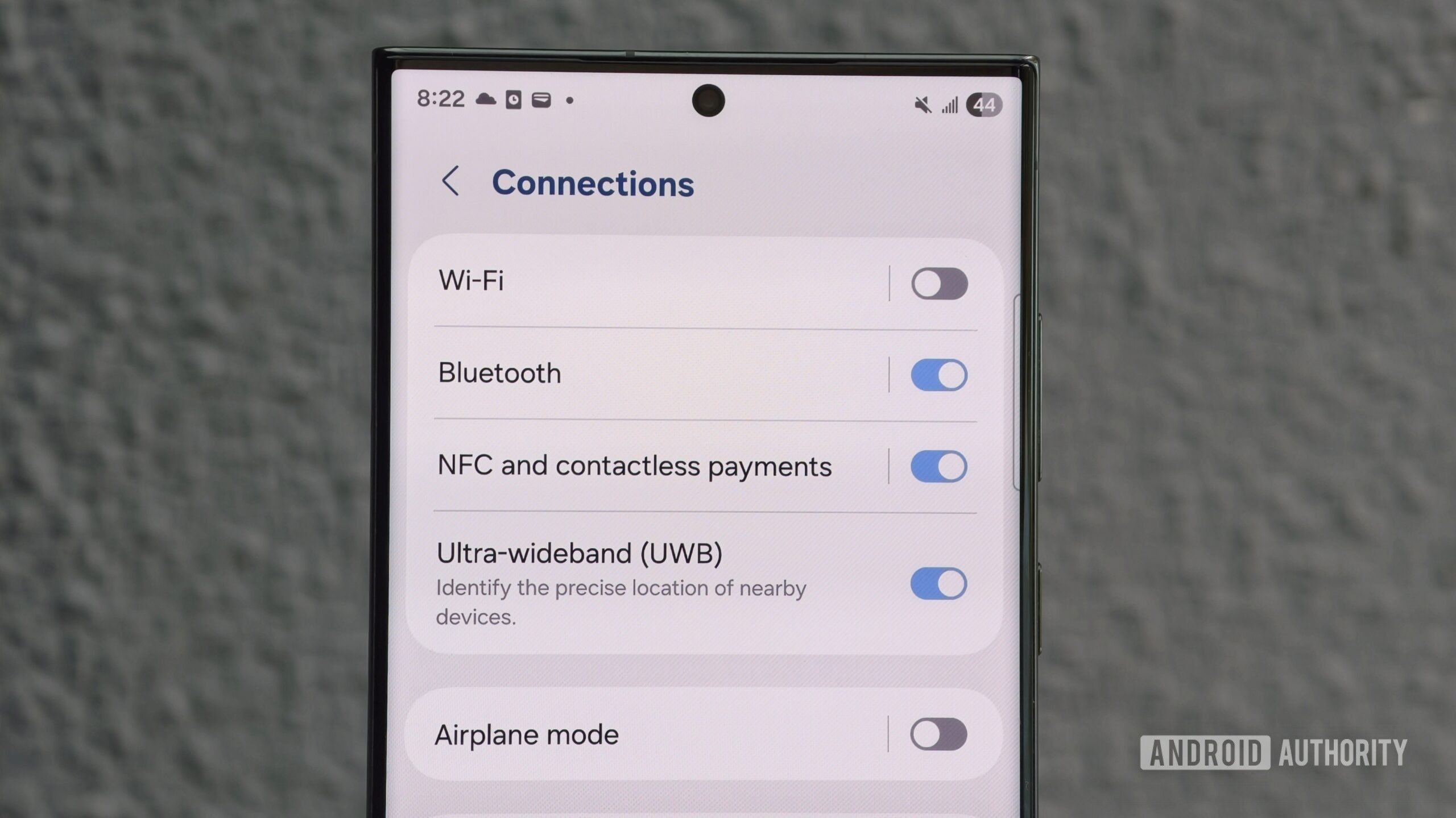 Is Samsung deliberately restricting third-party UWB tags on its phones?