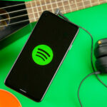Spotify adds real-time listening activity to Messages, with group chats coming soon