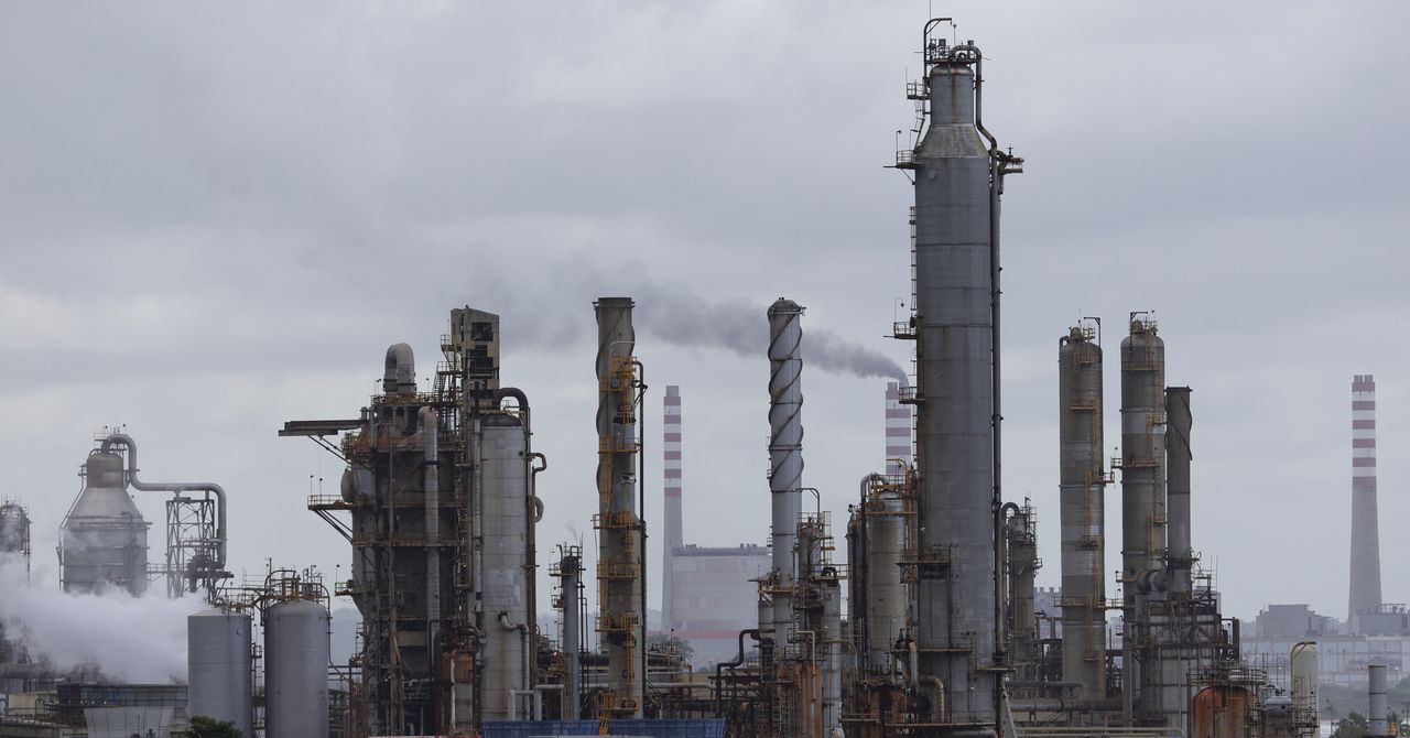 Trump Wants Venezuela’s Oil. Getting It Might Not Be So Simple